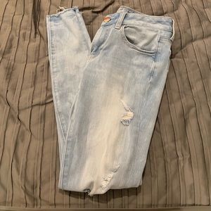 distressed light wash AE jeggings